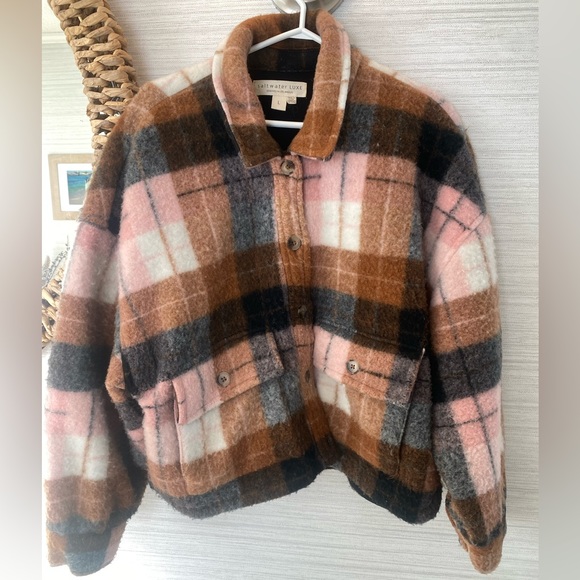 Saltwater Luxe cropped shacket - Picture 2 of 3